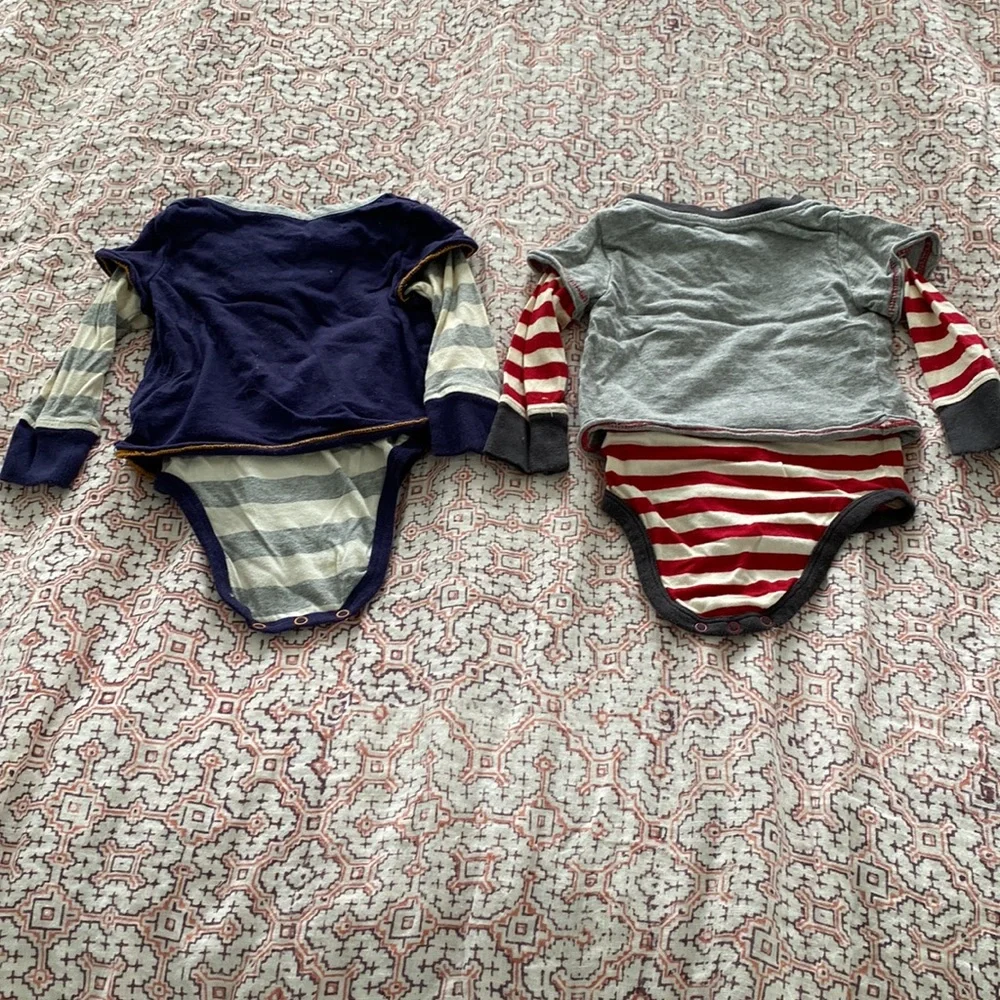 Burt’s Bees Baby onesies - Picture 4 of 5